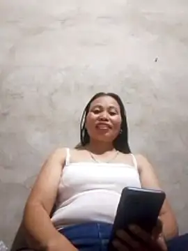 Snapshot of Bun_x chatting on 10/23/25, 01:21 Bun x online show from 10/23/25, 01:21