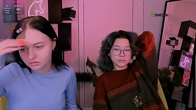 miki ti online show from 11/06/25, 12:17