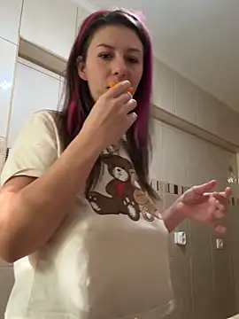 CrazyInTwo online show from 10/19/25, 01:12