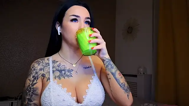 EvaXXRoseXX online show from 10/16/25, 03:29