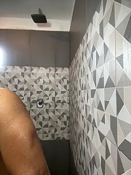 Snapshot of the_vein18 chatting on 10/29/25, 03:36 the vein18 online show from 10/29/25, 03:36