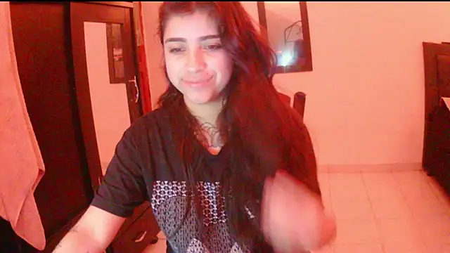 Snapshot of adri_gomez1 chatting on 11/30/25, 10:19 adri gomez1 online show from 11/30/25, 10:19