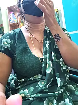 hot-telugu-queen online show from 11/12/25, 07:31