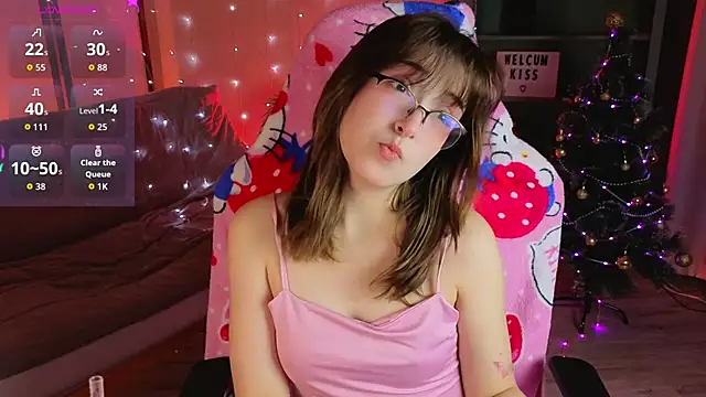 Snapshot of Soffi_Toffi chatting on 12/18/25, 05:46 Soffi Toffi online show from 12/18/25, 05:46