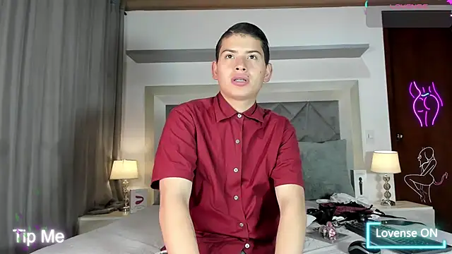 kinkypetite1 online show from 10/21/25, 11:33