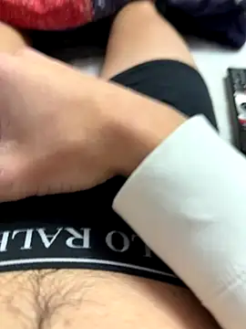 Snapshot of CuriousHetero77 chatting on 10/24/25, 05:20 CuriousHetero77 online show from 10/24/25, 05:20