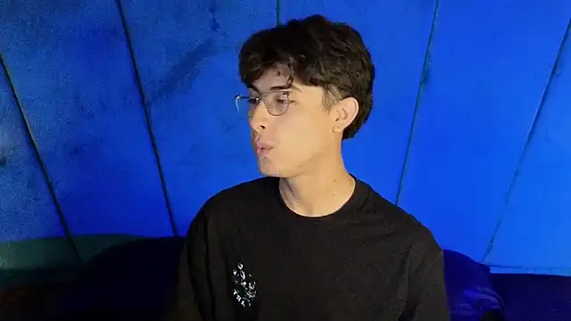 Aaron Eze online show from 10/25/25, 09:20