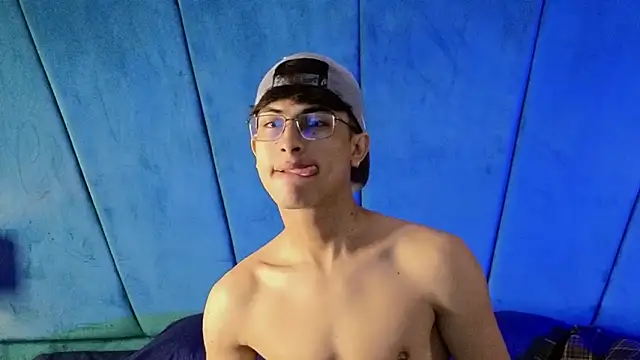 Aaron Eze online show from 11/18/25, 09:30