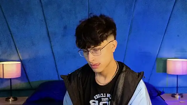 Aaron Eze online show from 11/26/25, 10:22