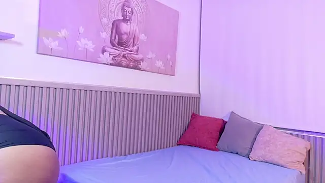 isa taylorr  online show from 11/09/25, 12:25