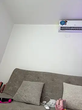 Snapshot of Julietalcl chatting on 10/31/25, 09:05 Julietalcl online show from 10/31/25, 09:05