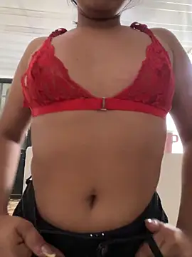 Snapshot of scarlett__roguer chatting on 10/31/25, 02:18 scarlett roguer online show from 10/31/25, 02:18