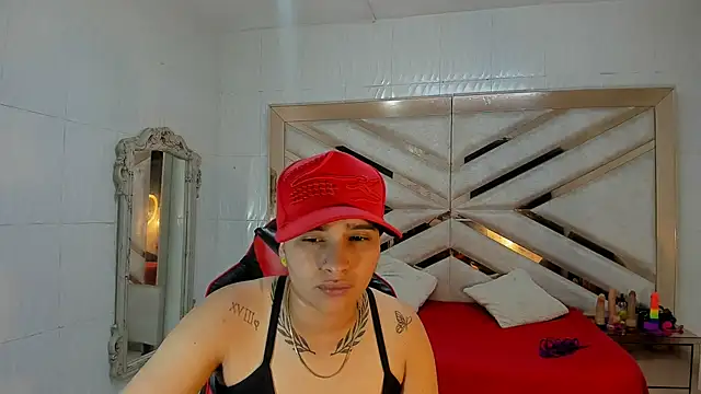 AbiAndThiagoRs online show from 10/28/25, 03:54