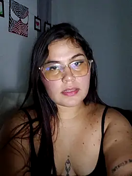 Snapshot of LoticAptitude chatting on 10/22/25, 12:44 LoticAptitude online show from 10/22/25, 12:44