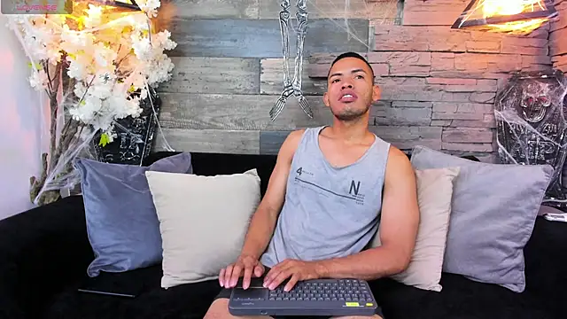 OwenPyerce online show from 10/29/25, 11:34