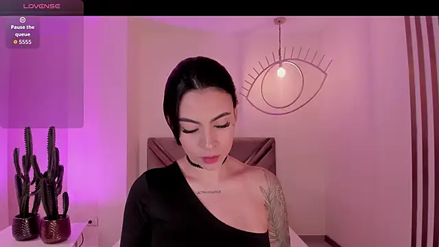 ChristineFord  online show from 11/12/25, 12:27