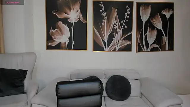 MeganCross1 online show from 11/16/25, 04:51