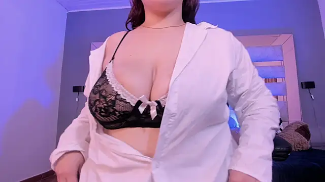 Snapshot of VictoriaCortezz chatting on 10/18/25, 03:31 VictoriaCortezz online show from 10/18/25, 03:31