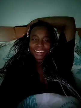 Snapshot of Britany_2-7 chatting on 10/19/25, 01:06 Britany 2-7 online show from 10/19/25, 01:06