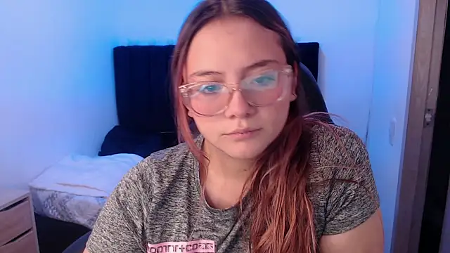 Red Lola  online show from 11/05/25, 01:55