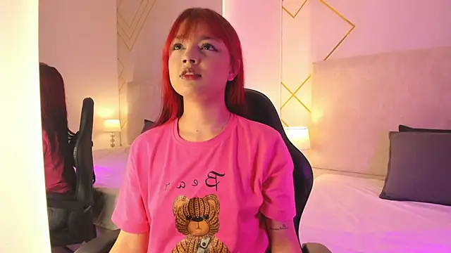 Snapshot of Martinaa_Garcia chatting on 12/13/25, 07:53 Martinaa Garcia online show from 12/13/25, 07:53