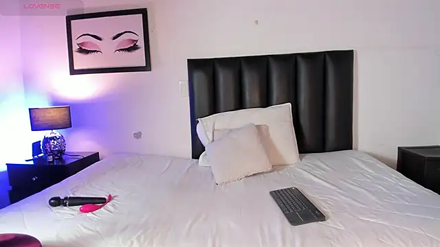 MelanieKimm online show from 12/05/25, 07:10