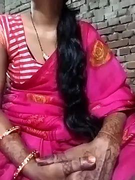 Snapshot of Hot_Lilly02 chatting on 10/29/25, 05:31 Hot Lilly02 online show from 10/29/25, 05:31