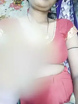 Snapshot of Hot_Lilly02 chatting on 11/07/25, 05:18 Hot Lilly02 online show from 11/07/25, 05:18