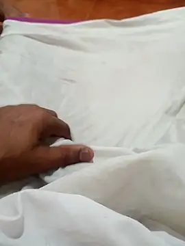 Snapshot of bullamon6549 chatting on 10/29/25, 05:47 bullamon6549 online show from 10/29/25, 05:47