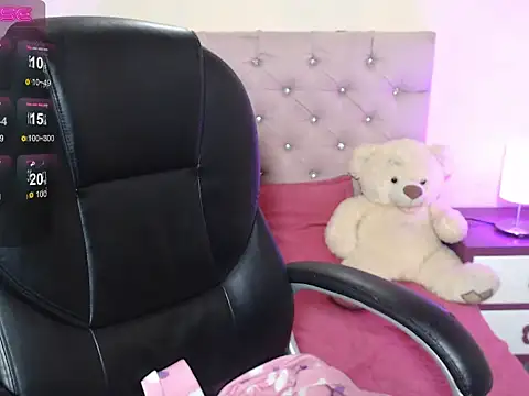 Snapshot of gabyy_cute_ chatting on 10/24/25, 03:58 gabyy cute  online show from 10/24/25, 03:58