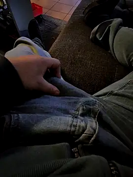 Snapshot of michindm chatting on 10/30/25, 03:35 michindm online show from 10/30/25, 03:35