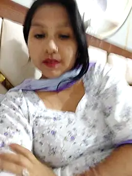 Snapshot of Vanshika1432 chatting on 10/17/25, 05:32 Vanshika1432 online show from 10/17/25, 05:32