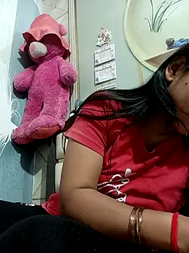 Snapshot of Vanshika1432 chatting on 11/15/25, 02:46 Vanshika1432 online show from 11/15/25, 02:46