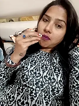 Snapshot of Vanshika1432 chatting on 11/17/25, 04:57 Vanshika1432 online show from 11/17/25, 04:57