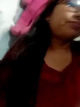 Snapshot of Vanshika1432 chatting on 11/19/25, 07:36 Vanshika1432 online show from 11/19/25, 07:36