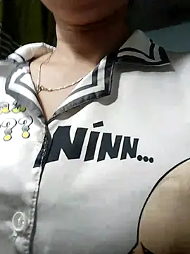 Snapshot of Liveloveyou chatting on 10/27/25, 06:39 Liveloveyou online show from 10/27/25, 06:39