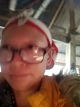 Snapshot of nui-show chatting on 11/03/25, 12:13 nui-show online show from 11/03/25, 12:13