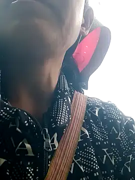 Snapshot of nui-show chatting on 11/14/25, 03:27 nui-show online show from 11/14/25, 03:27