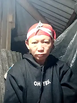 Snapshot of nui-show chatting on 11/17/25, 10:15 nui-show online show from 11/17/25, 10:15