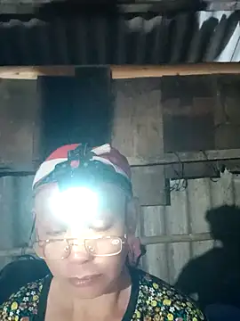 Snapshot of nui-show chatting on 12/04/25, 01:20 nui-show online show from 12/04/25, 01:20