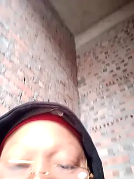 Snapshot of nui-show chatting on 12/17/25, 01:44 nui-show online show from 12/17/25, 01:44