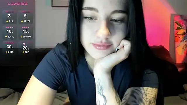 Snapshot of LexiSinnn chatting on 11/22/25, 10:36 LexiSinnn online show from 11/22/25, 10:36