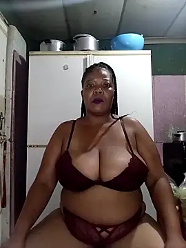 Snapshot of boobsqueenxo chatting on 11/26/25, 06:20 boobsqueenxo online show from 11/26/25, 06:20