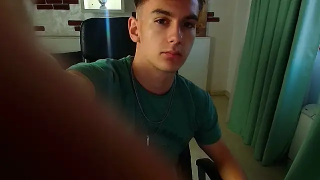 Snapshot of BradyFlint chatting on 10/20/25, 04:57 BradyFlint online show from 10/20/25, 04:57