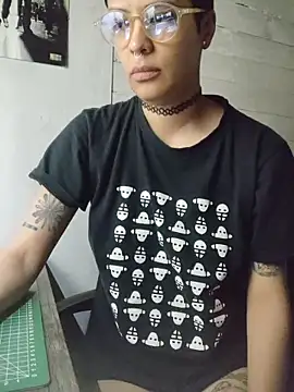 Snapshot of Natimiau chatting on 11/17/25, 02:56 Natimiau online show from 11/17/25, 02:56