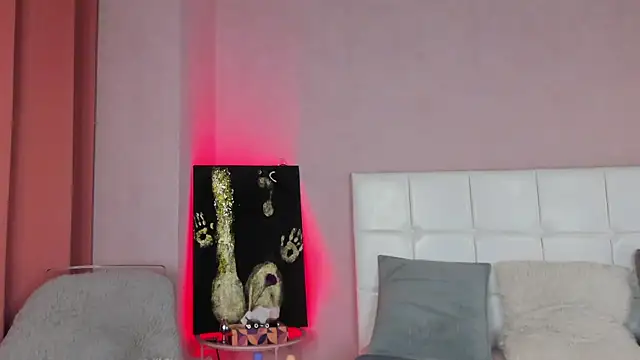 Snapshot of IzieCarter chatting on 11/25/25, 08:09 IzieCarter online show from 11/25/25, 08:09