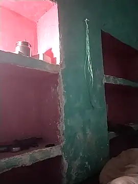 Snapshot of M-MAYA chatting on 11/19/25, 03:34 M-MAYA online show from 11/19/25, 03:34