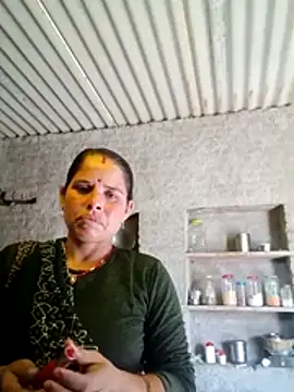 Snapshot of M-MAYA chatting on 11/29/25, 06:16 M-MAYA online show from 11/29/25, 06:16