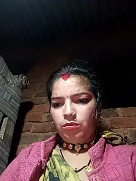 Snapshot of M-MAYA chatting on 12/15/25, 05:28 M-MAYA online show from 12/15/25, 05:28