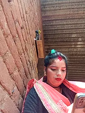 Snapshot of M-MAYA chatting on 12/16/25, 09:03 M-MAYA online show from 12/16/25, 09:03